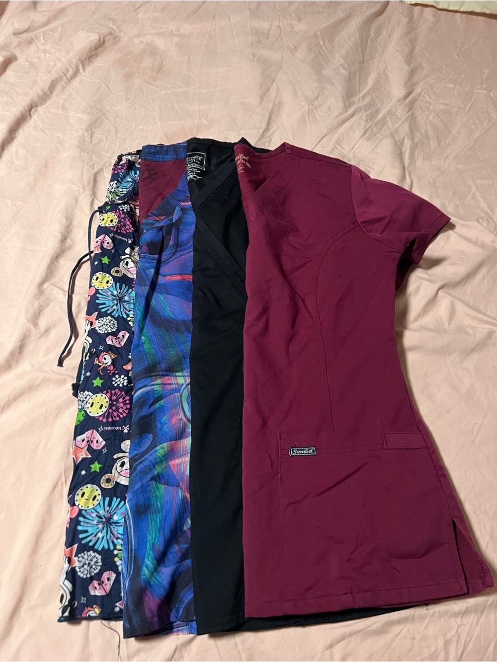 Women's V-Neck Scrub Tops size small